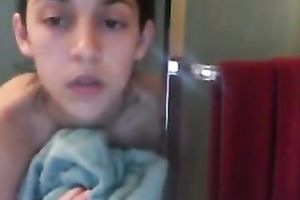 Dirty-minded dark haired livecam hottie did not mind showing her own scoops