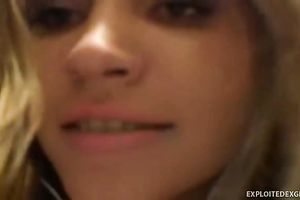 Skinny white honey in the hotel room filming herself