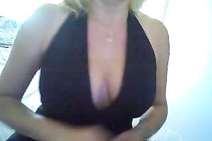 My gorgeously hot dirty slut wife can hypnotize any dude with her large rounded butt