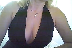 My gorgeously hot dirty slut wife can hypnotize any dude with her large rounded butt