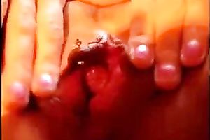 Lady with sexy large bum undressed her meaty fuckable moist fur pie on cam