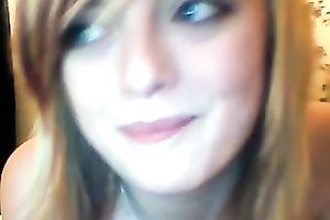 Pale dilettante floozy flashed her wet crack and rubbed it a bit on cam