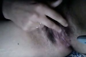 I love petting my hairy muff with a pen or any other stuff