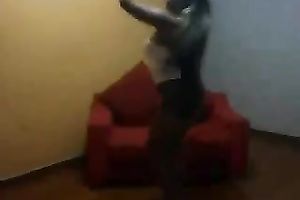 Bootylicious chocolate girlfriend shakes her chunky booty like mad