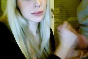 Amateur blond livecam doxy gives her chap a blow job