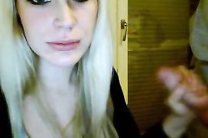 Amateur blond livecam doxy gives her chap a blow job