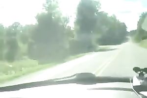 My girlfriend is giving me a cook jerking during a road travel