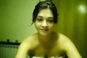 Sexy dark brown on the webcam is fresh just out of shower