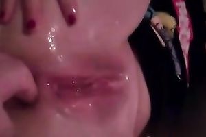 Fingering her in the anal opening and that gives her agonorgasmos