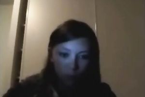 Teen flashes her bumpers in a black room on web web camera to her BF
