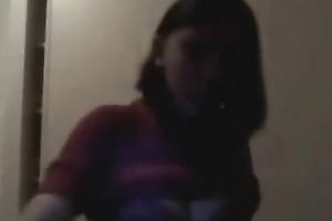 Teen flashes her bumpers in a black room on web web camera to her BF