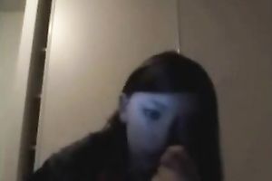 Teen flashes her bumpers in a black room on web web camera to her BF