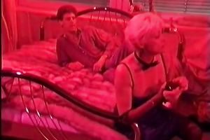 Cock hungry floozy gave a good fellatio to her recent neighbour