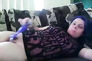 Chunky brunette hair slutwife dildos her leaking juicy trench