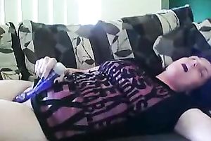 Chunky brunette hair slutwife dildos her leaking juicy trench