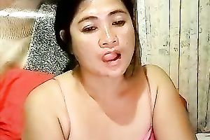 Amateur Filipina MILFie dark brown undressed her unsightly love bubbles during solo