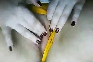 Russian bulky hottie strokes her beefy snatch on chat roulette