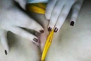 Russian bulky hottie strokes her beefy snatch on chat roulette