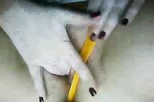 Russian bulky hottie strokes her beefy snatch on chat roulette