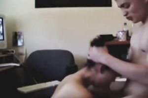 Cock crazed Asian wench knows how to give excellent oral-sex