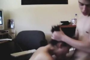 Cock crazed Asian wench knows how to give excellent oral-sex