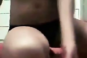 Blond haired nerdy girlie rubs her hungry soaked cookie on webcam