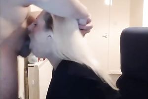 Blond haired webcam whorable GF did not mind giving a terrific deepthroat BJ