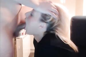 Blond haired webcam whorable GF did not mind giving a terrific deepthroat BJ