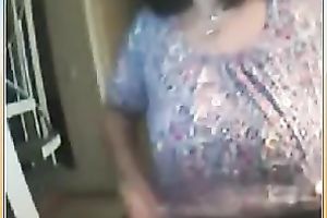 Amateur older dark brown wife on web camera flashes her pointer sisters