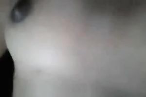 Kinky non-professional Desi hottie gives HJ and acquires drilled right in the car