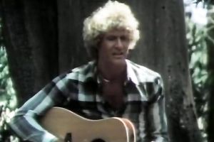 Hortny and horny wench with worthy wazoo receives shoved hard