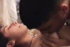 Seducing my plump Indian chick for sex on non-professional web camera