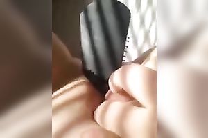 When I do not have fake penis in my bag I push my snatch with a hair brush
