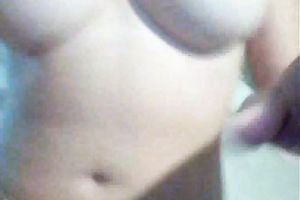 Eye catching curvy livecam wife diddles her pinkish cum-hole