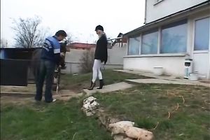 Blonde hussy wearing gloves favours a stud with a worthy tugjob