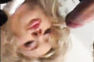 Blonde hussy wearing gloves favours a stud with a worthy tugjob