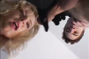 Blonde hussy wearing gloves favours a stud with a worthy tugjob