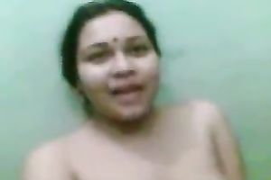 Indian amateur bulky nympho naked her large gazoo and natural whoppers