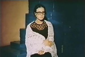 Sultry blond seductress polishes moist prick to a high gloss