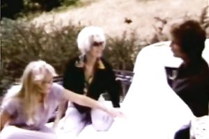 These sex crazed people are enjoying a vehement sex on the boat