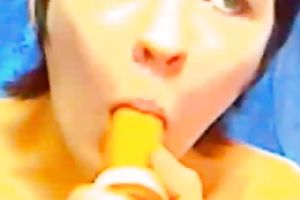 Short haired skanky brunette hair web camera honey playing with a vibrator