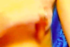 Short haired skanky brunette hair web camera honey playing with a vibrator