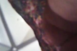 A worthwhile upskirt clip of bootylicious random honeys