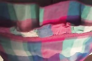 A worthwhile upskirt clip of bootylicious random honeys