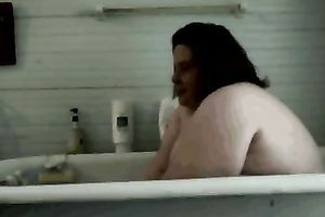 Here I am if u like hawt white older big beautiful woman bare and lustful