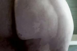 Here I am if u like hawt white older big beautiful woman bare and lustful