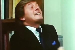 Thin blonde diva with ugly curly crotch deepthroats a weenie