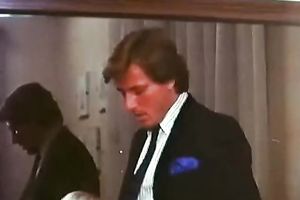 Thin blonde diva with ugly curly crotch deepthroats a weenie