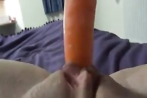 I love fucking my own bald fur pie with my orange sextoy for agonorgasmos