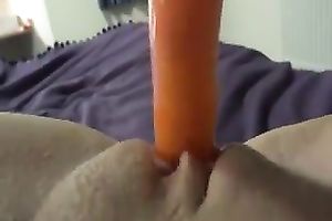 I love fucking my own bald fur pie with my orange sextoy for agonorgasmos